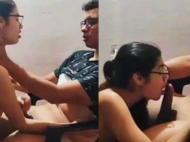 Desi Gamer Boyfriend Dick Sucking By Gf During Gameplay